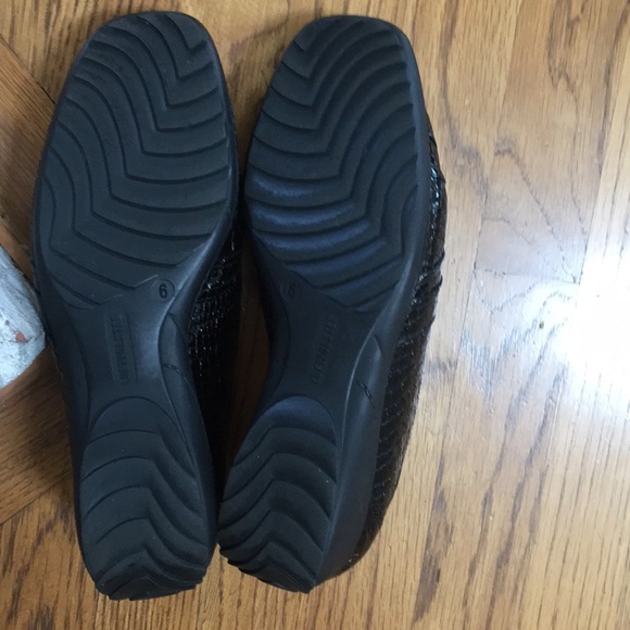 Shoes - Picture 3 of 4